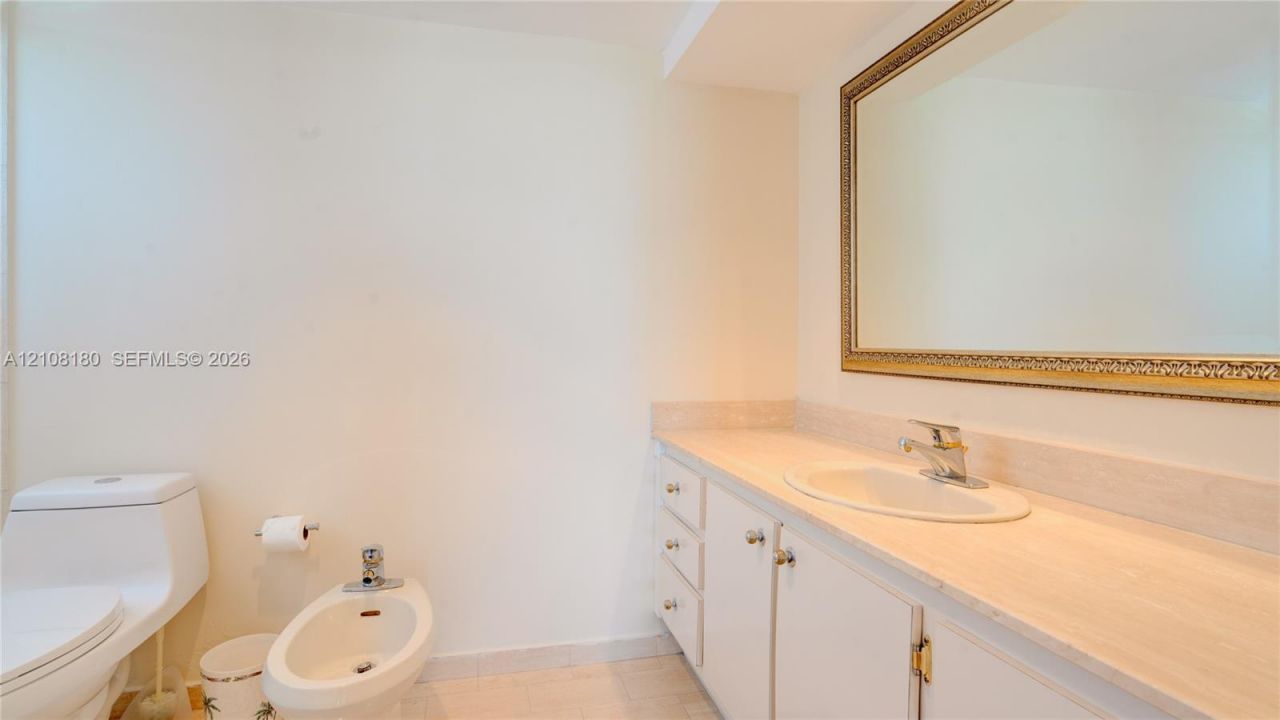 2457 Collins Ave , Unit 1501, Miami Beach, FL 33140 Photo