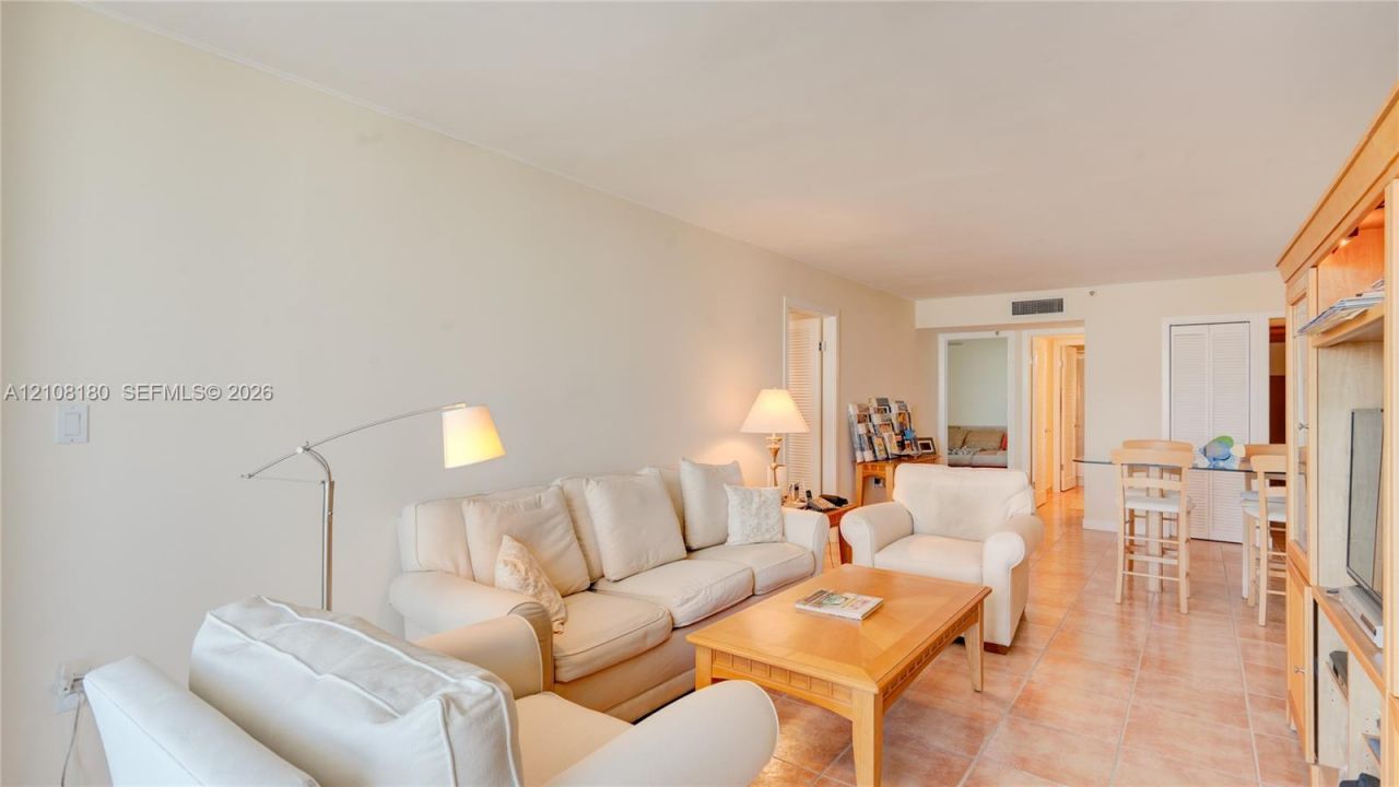 2457 Collins Ave , Unit 1501, Miami Beach, FL 33140 Photo