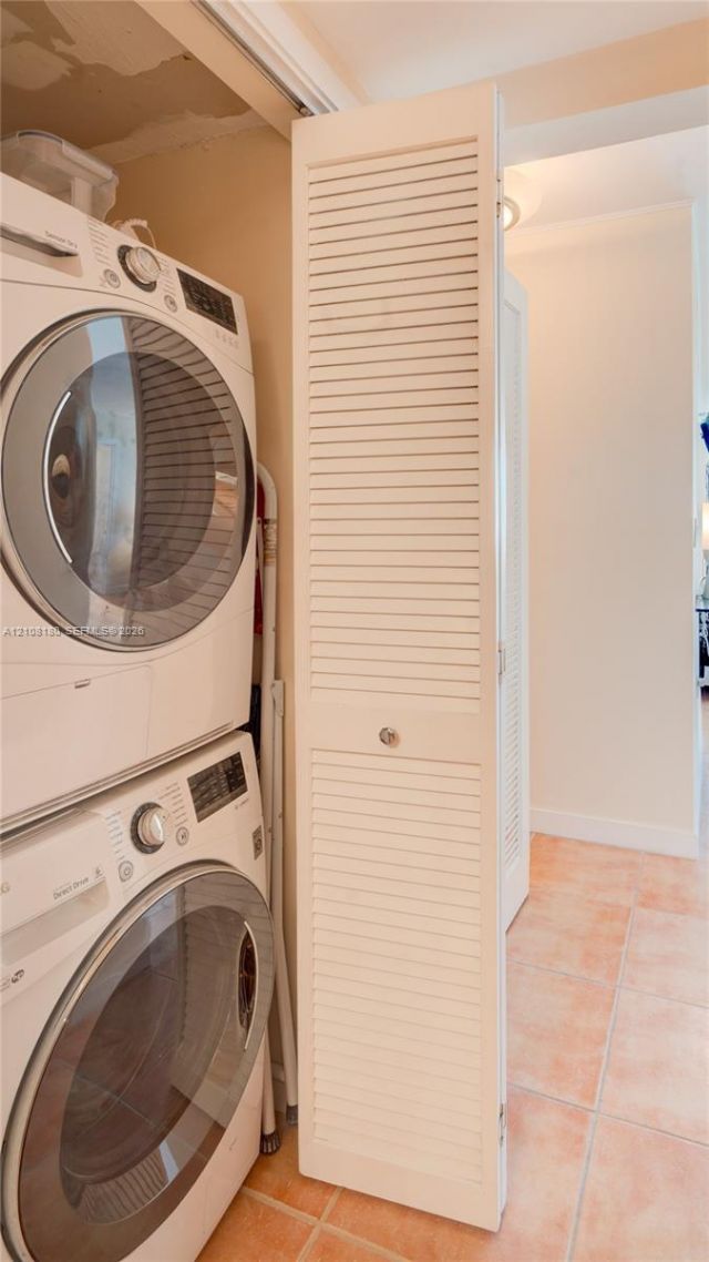 2457 Collins Ave , Unit 1501, Miami Beach, FL 33140 Photo