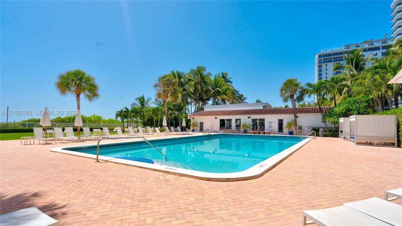 2457 Collins Ave , Unit 1501, Miami Beach, FL 33140 Photo