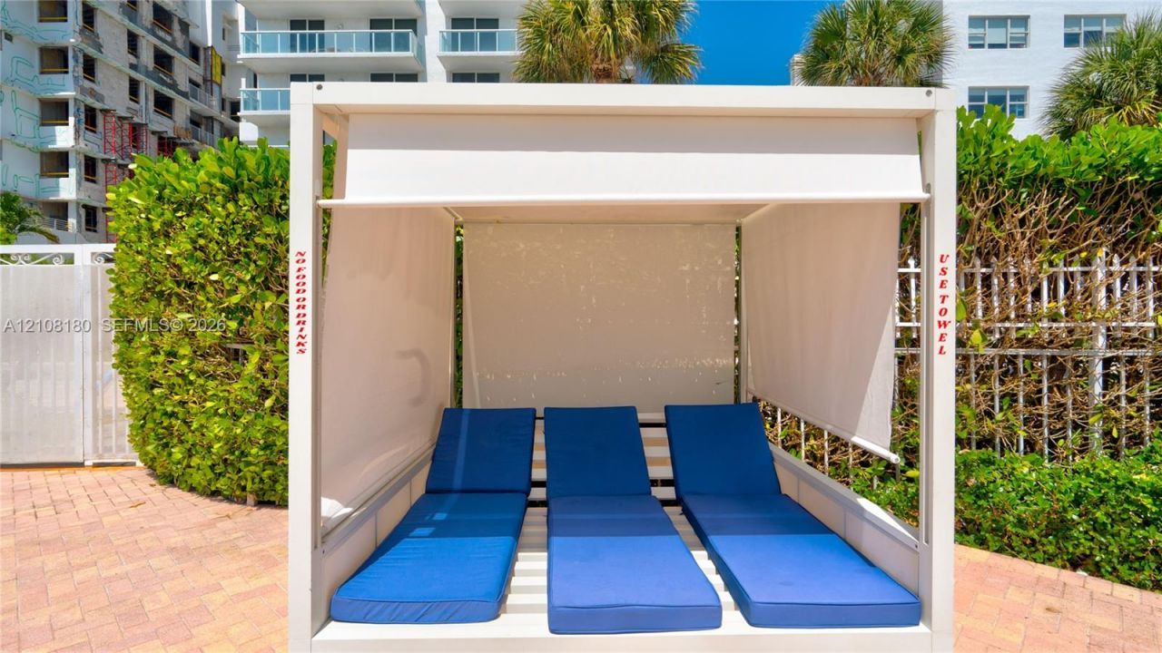 2457 Collins Ave , Unit 1501, Miami Beach, FL 33140 Photo