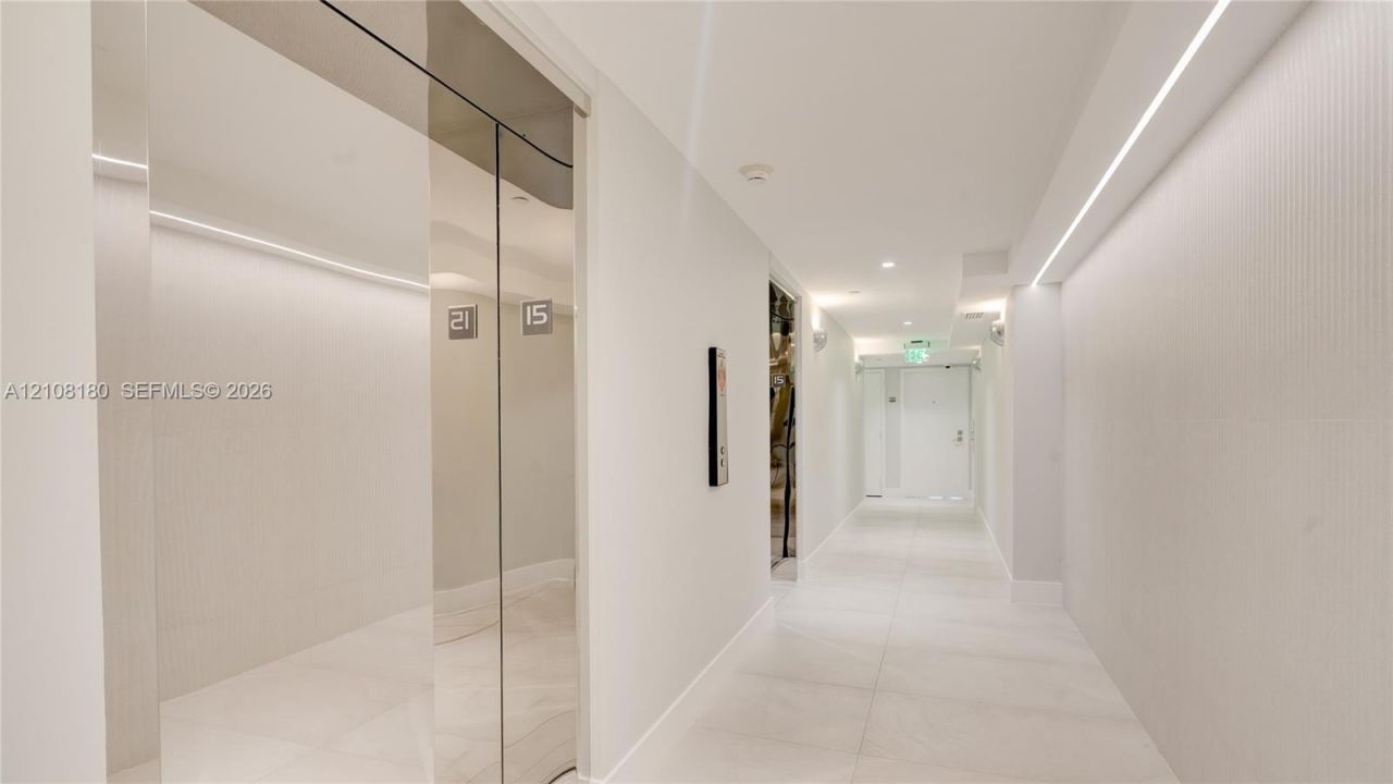 2457 Collins Ave , Unit 1501, Miami Beach, FL 33140 Photo