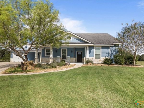 714 Honeysuckle Drive , Edna, TX 77957