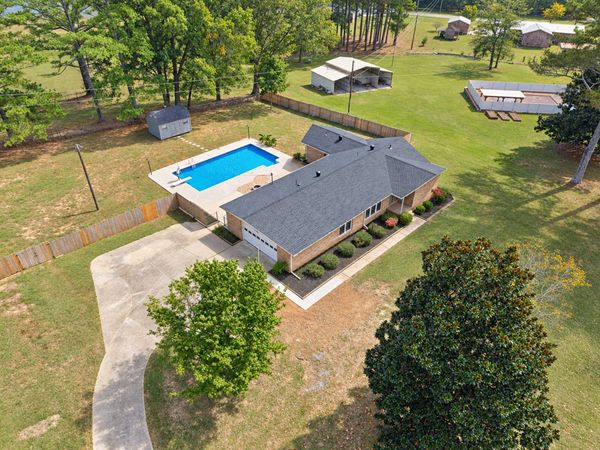 17 West Rd, Fayetteville, TN 37334