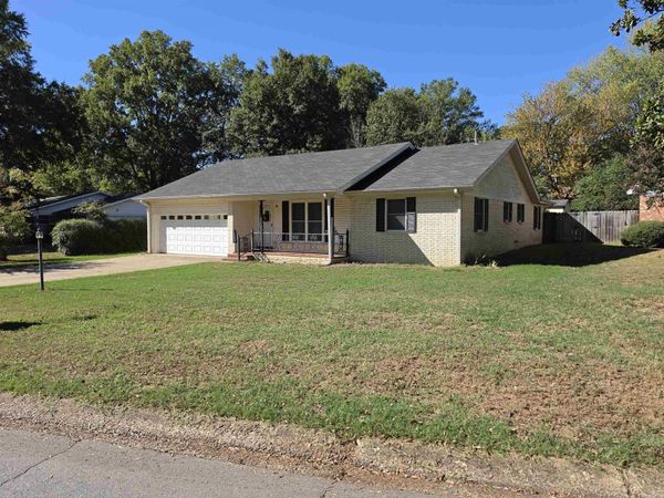 17 Dalewood , Searcy, AR 72143