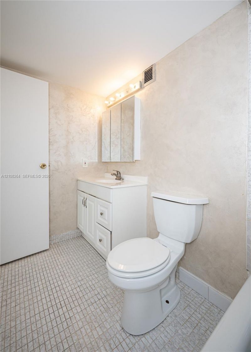 2101 Atlantic Shores Blvd , Unit 314, Hallandale Beach, FL 33009 Photo