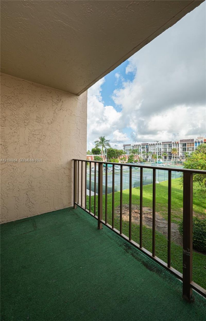 2101 Atlantic Shores Blvd , Unit 314, Hallandale Beach, FL 33009 Photo