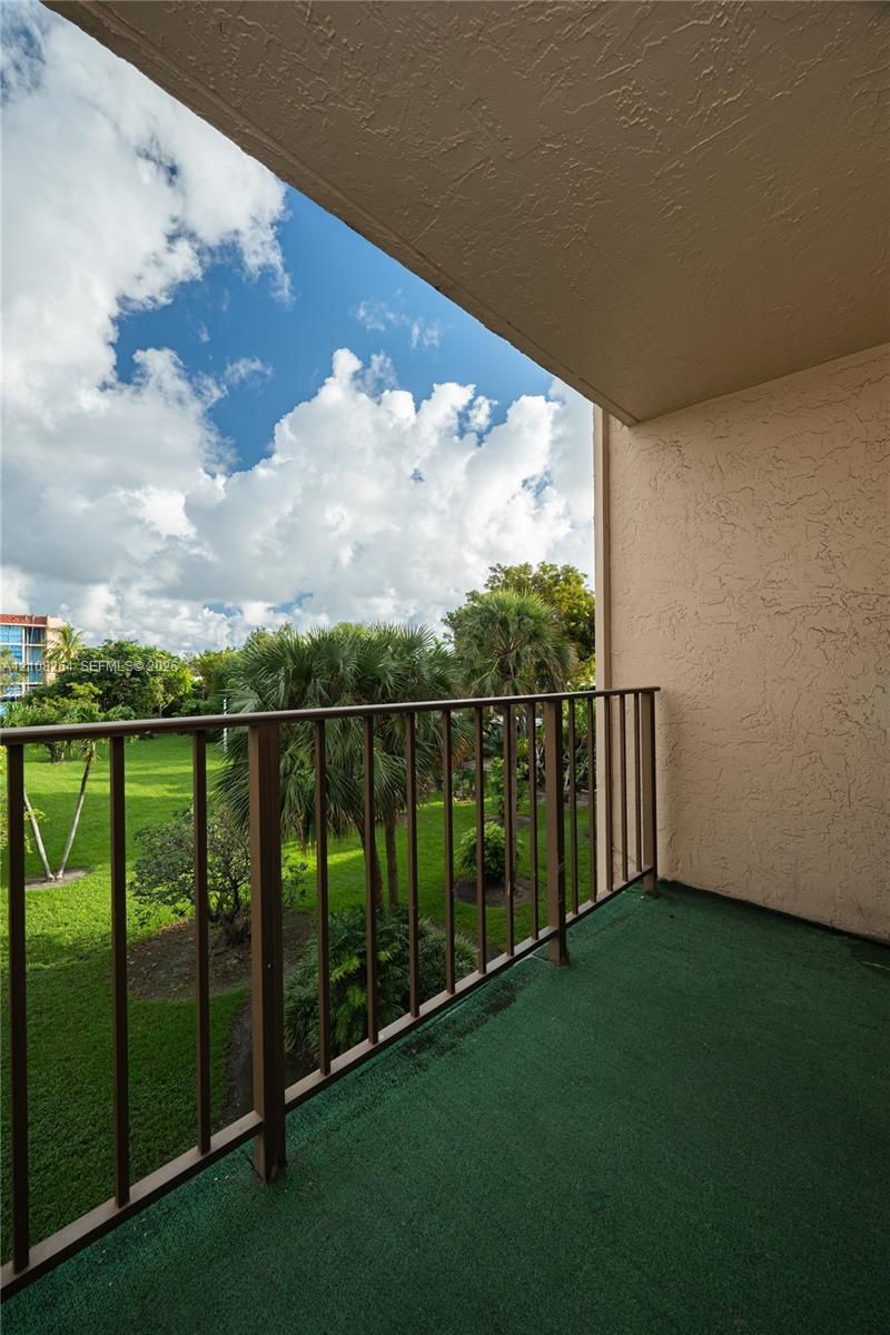 2101 Atlantic Shores Blvd , Unit 314, Hallandale Beach, FL 33009 Photo