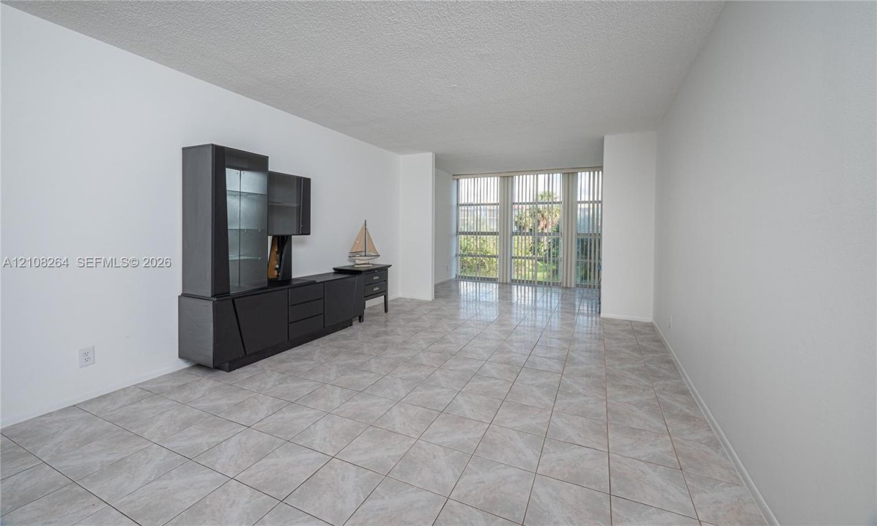 2101 Atlantic Shores Blvd , Unit 314, Hallandale Beach, FL 33009 Photo