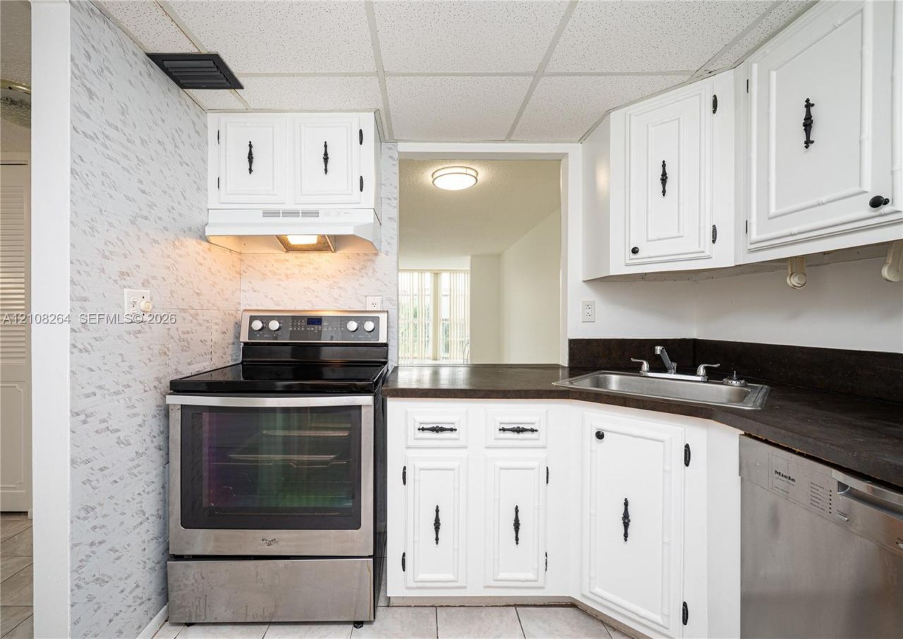 2101 Atlantic Shores Blvd , Unit 314, Hallandale Beach, FL 33009 Photo