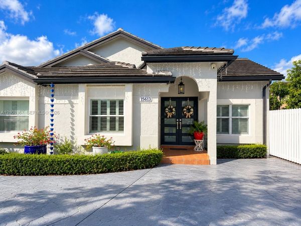 15613 SW 62nd St , Miami, FL 33193