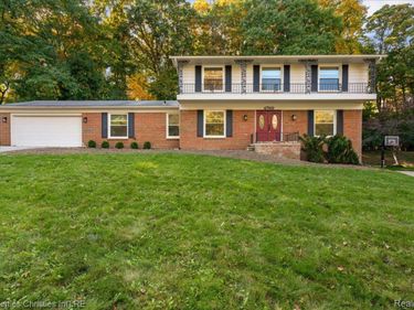 4766 Hardwoods Drive , West Bloomfield Township, Mi 48323
