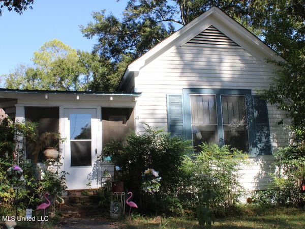 311 Osbourne Street, Edwards, MS 39066