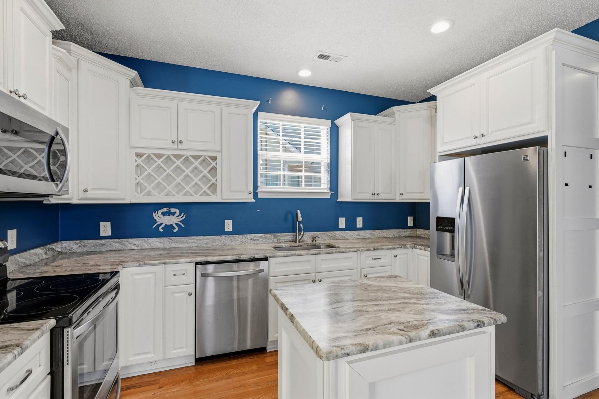 3226 Gervais Ln. Photo 4