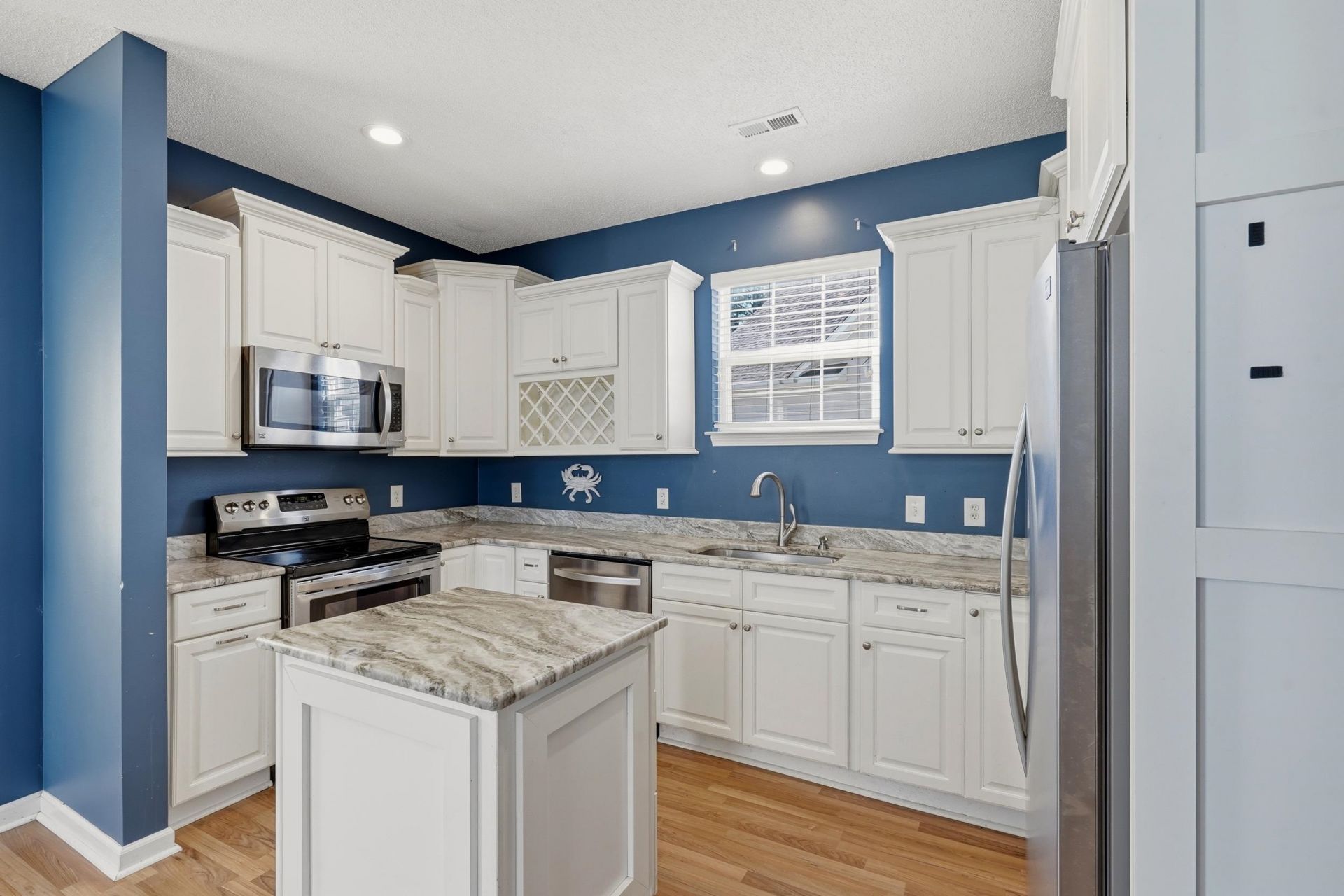 3226 Gervais Ln. Photo 5