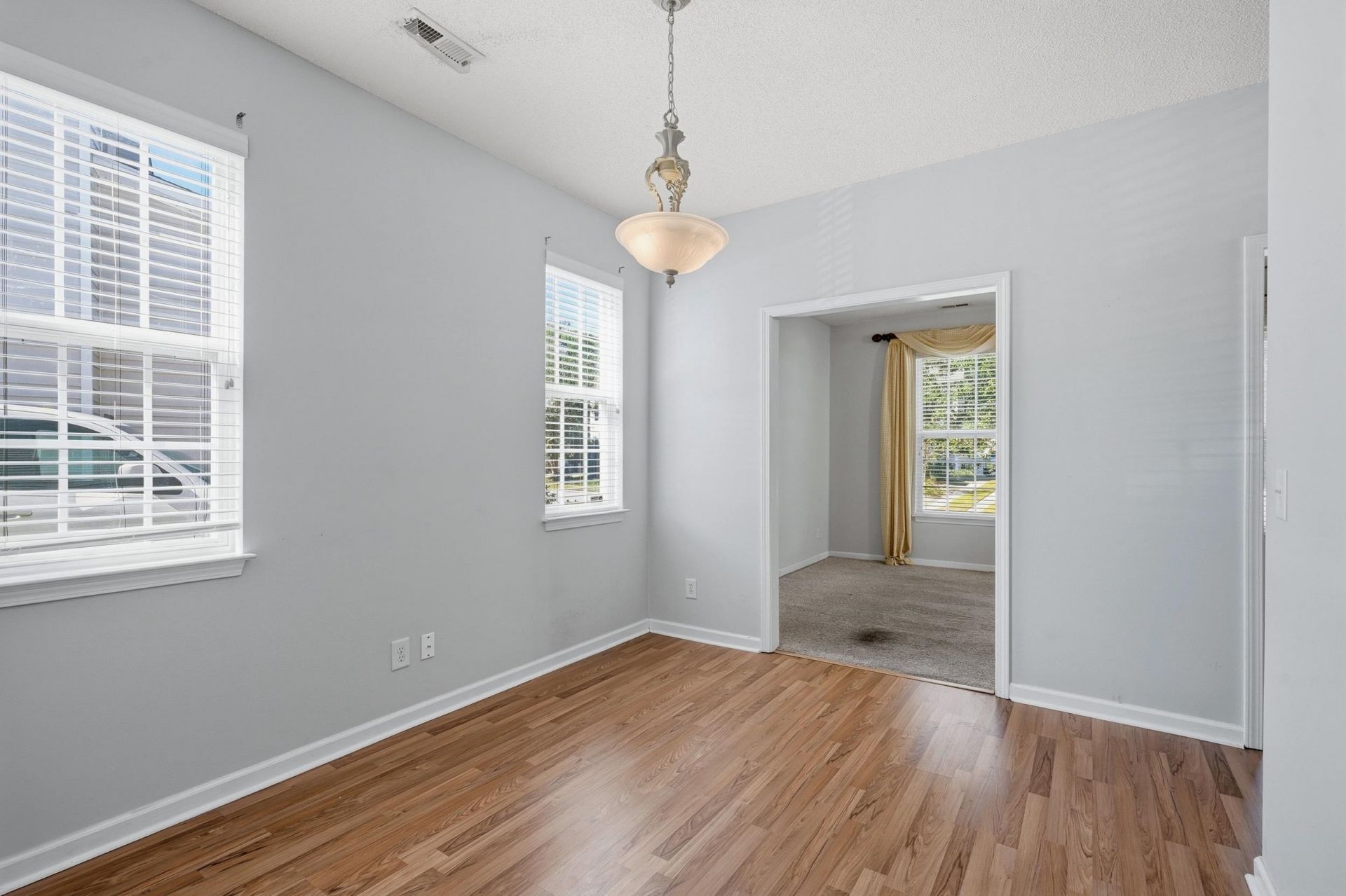 3226 Gervais Ln. Photo 7