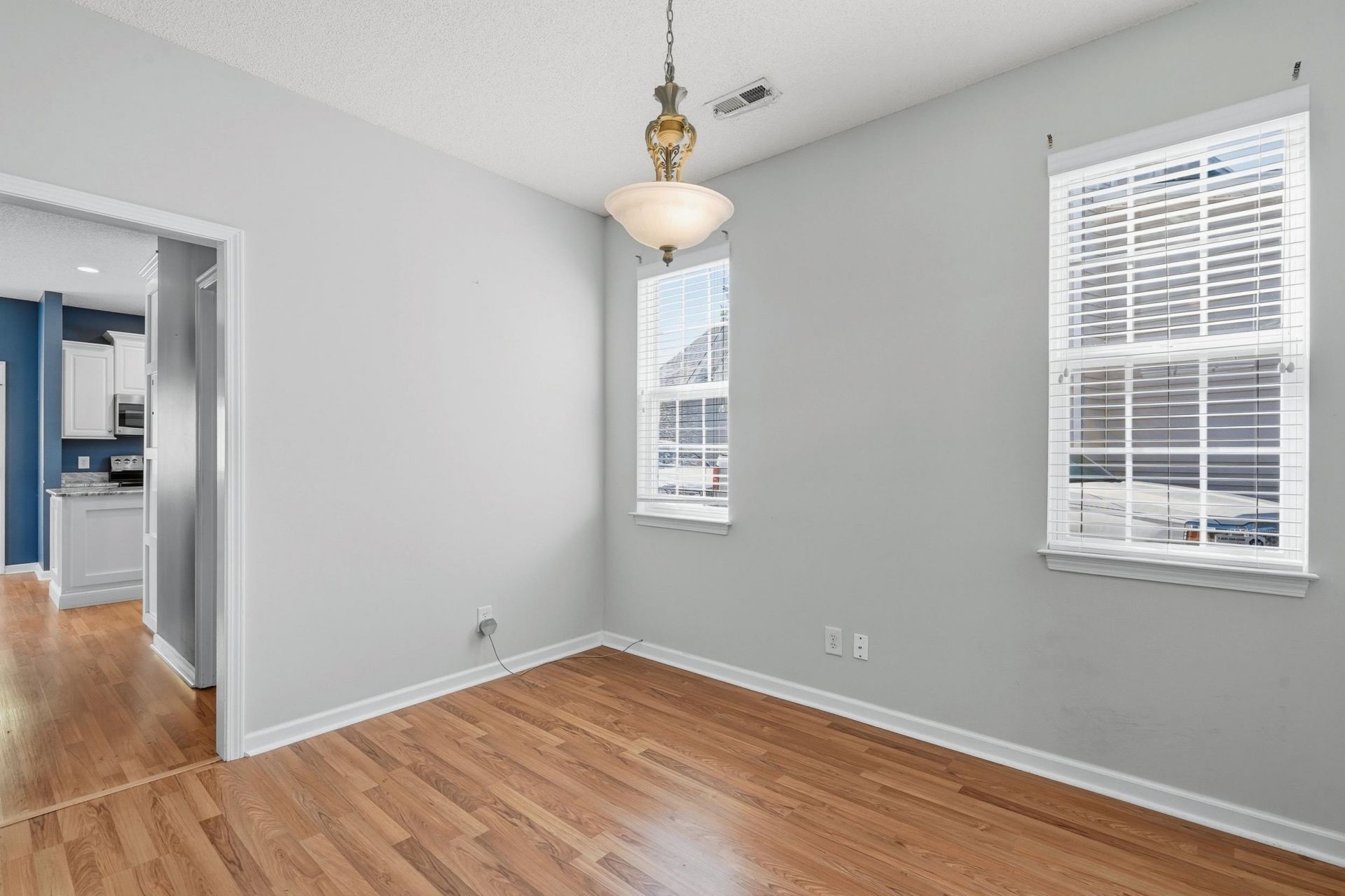 3226 Gervais Ln. Photo 8
