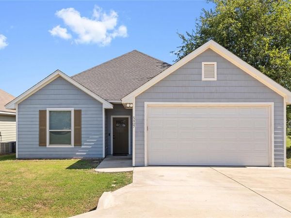 5407 Arrowhead Drive, Granbury, TX 76048