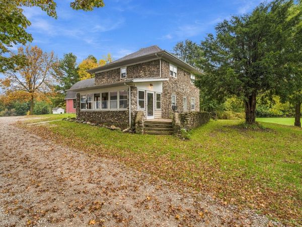 2311 E Glendora Road, Buchanan, MI 49107