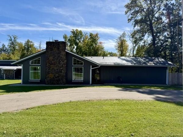 6597 Windfall Rd, Galion, OH 44833