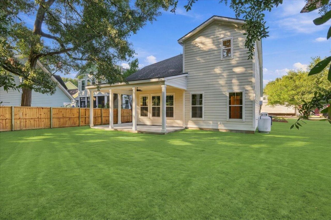 736 Kent Street Photo 22