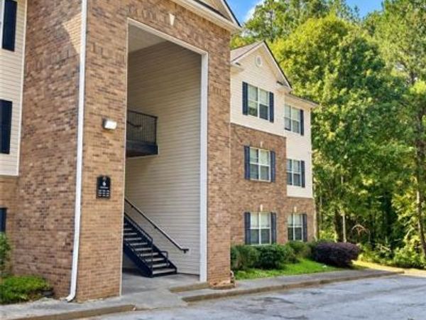 6203 Par Four Way , Lithonia, GA 30038