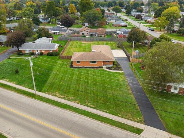 606 W Lake Avenue, New Carlisle, OH 45344
