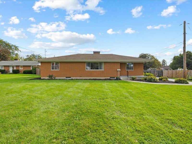 606 W Lake Avenue, New Carlisle, OH 45344 Photo 7