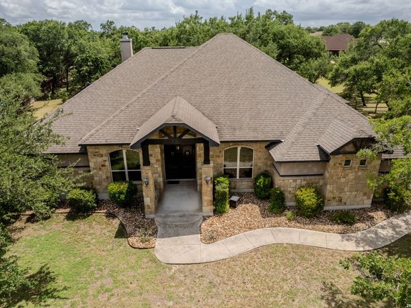 105 Elk Run, La Vernia, TX 78121