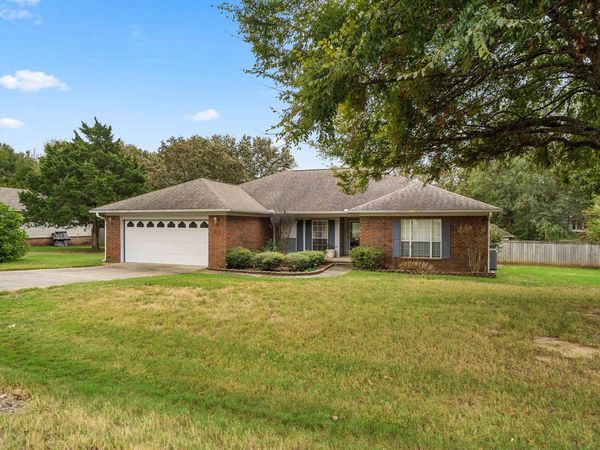27 S Sunland Dr , Cabot, AR 72023