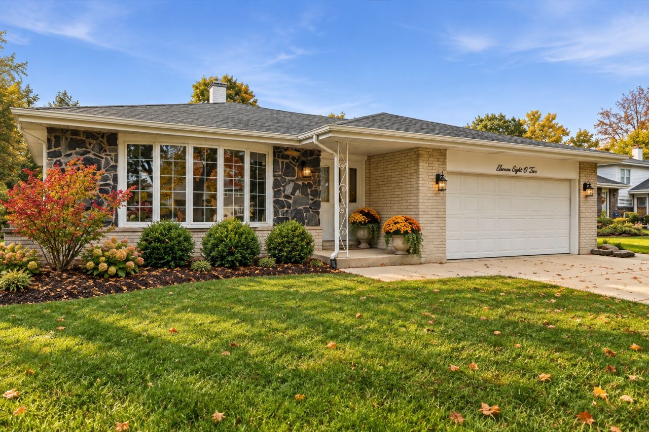 7802 Sawyer Road, Darien, IL 60561 Main Photo