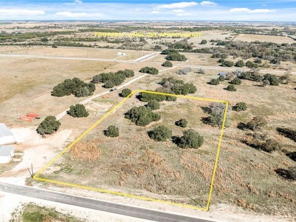350 Yellowstone Drive , Oglesby, TX 76561