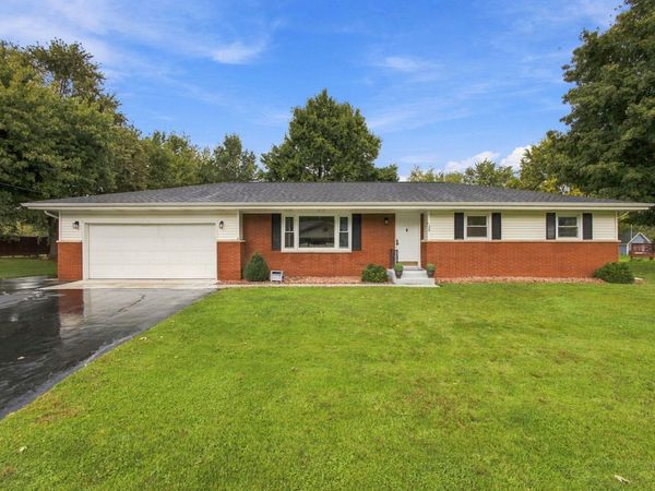112 Fairlane Drive , Hebron, IN 46341