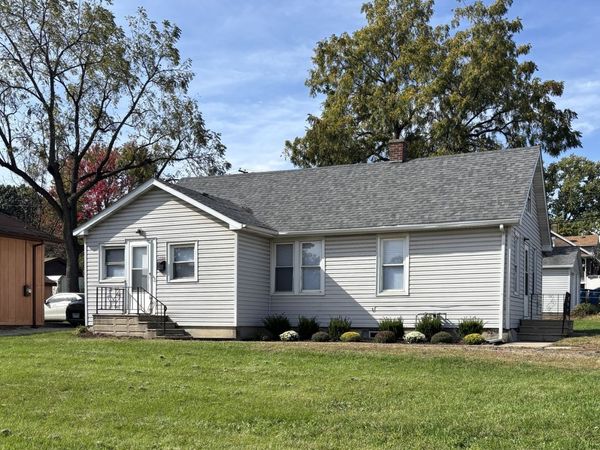 1723 N Broadway Street , Crest Hill, IL 60403