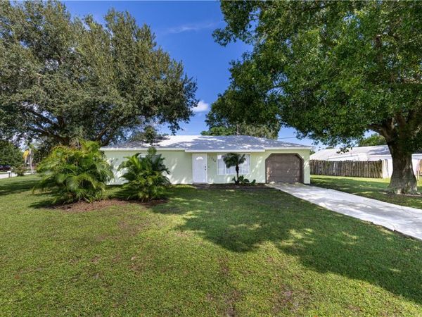 726 21st Street SW, Vero Beach, FL 32962