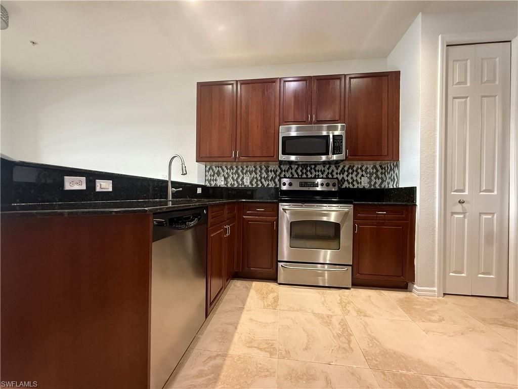 1370 Mariposa Cir , Unit 22105, Naples, FL 34105 Photo