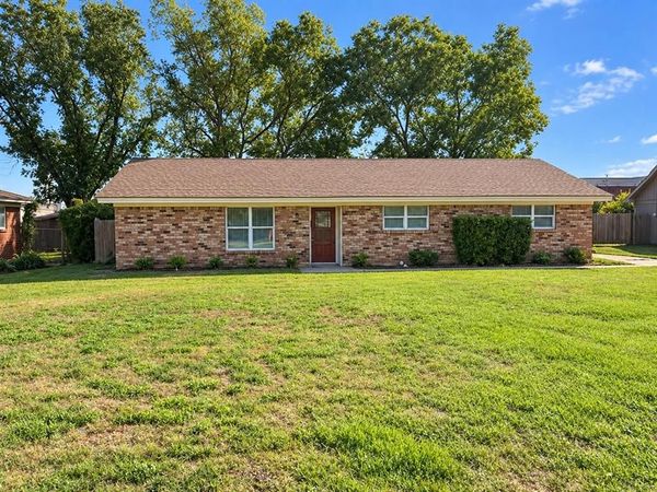 158 Cotillion Road , Fort Worth, TX 76134