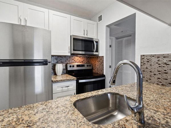 1470 N DIXIE Highway, Unit 19, Fort Lauderdale, FL 33304