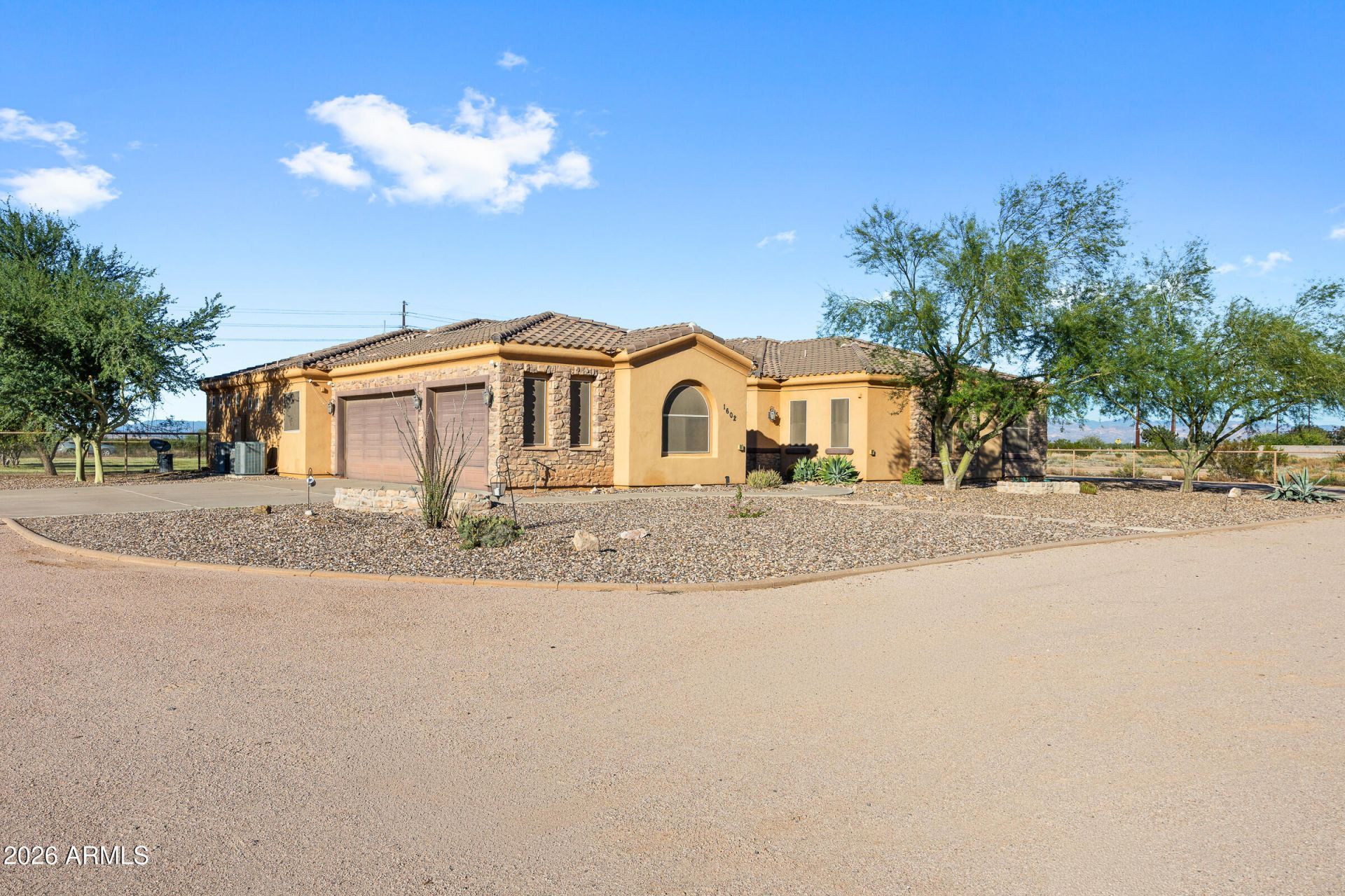 1602 E LOBO Street, San Tan Valley, AZ 85140