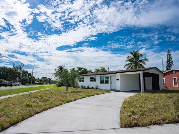 1420 9th Street, Lake Park, FL 33403