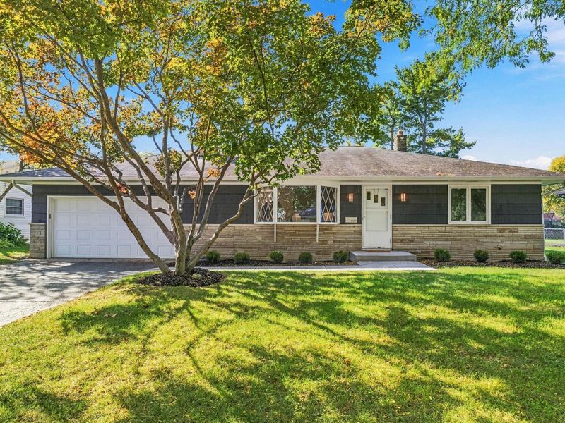 3357 Leighton Road, Upper Arlington, OH 43221 Photo 1