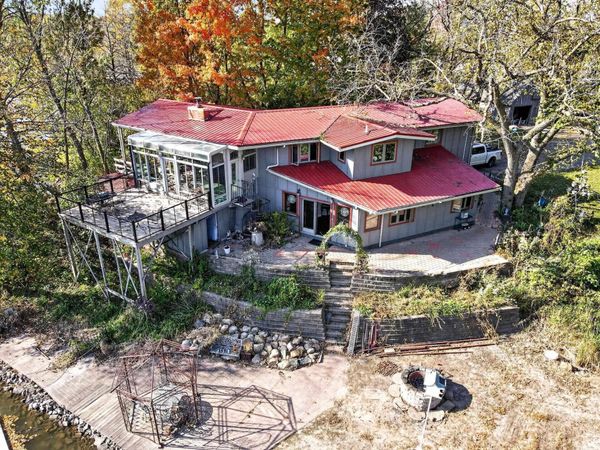 1607 Cedar Lane, Waverly, IA 50677