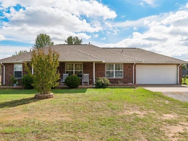 2387 Holden Lane, Blanchard, OK 73010
