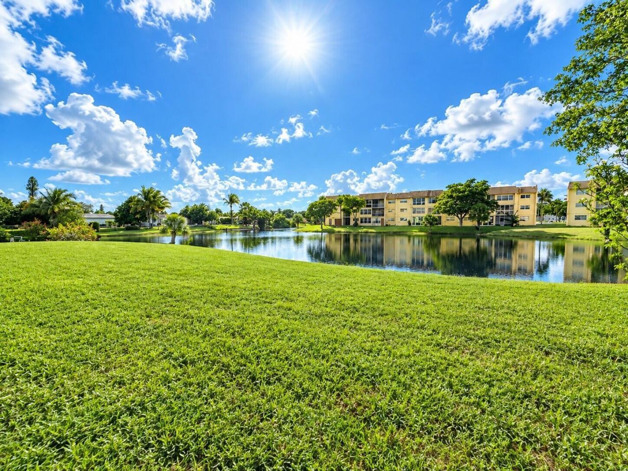 8345 Sunrise Lakes Boulevard, Unit 109, Sunrise, FL 33322 Photo