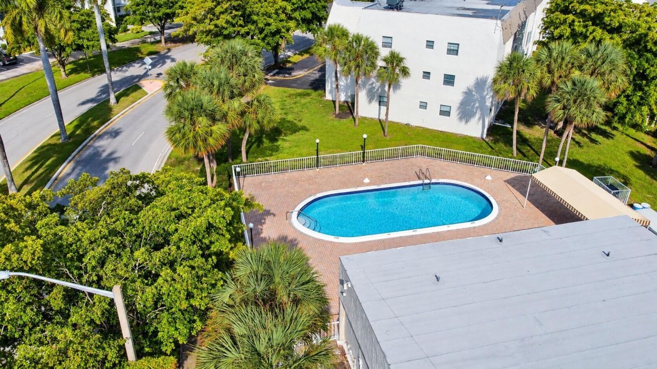 8345 Sunrise Lakes Boulevard, Unit 109, Sunrise, FL 33322 Photo