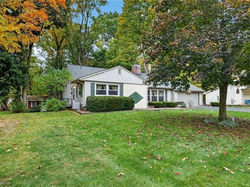 200 Manor Drive, Columbiana, OH 44408 Photo 3