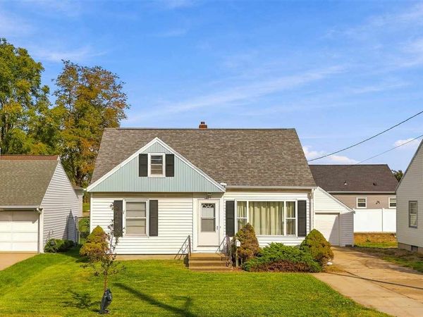 264 Wilson Ave SW, Cedar Rapids, IA 52404