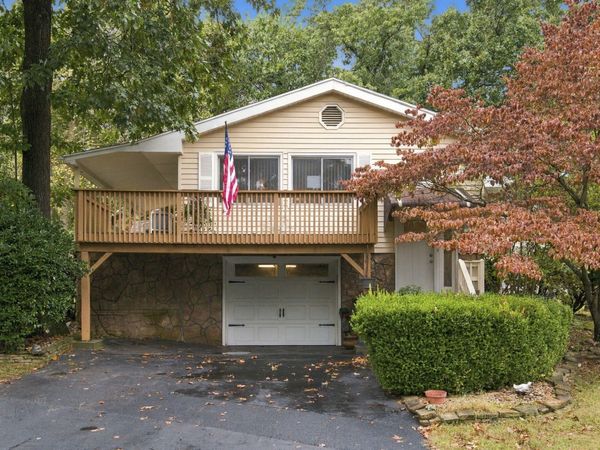 207 N Walnut Street , Blue Eye, MO 65611