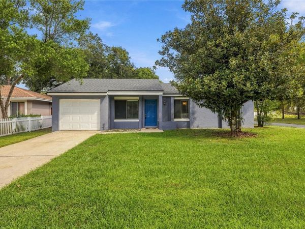 425 S HAWTHORN CIRCLE , WINTER SPRINGS, FL 32708