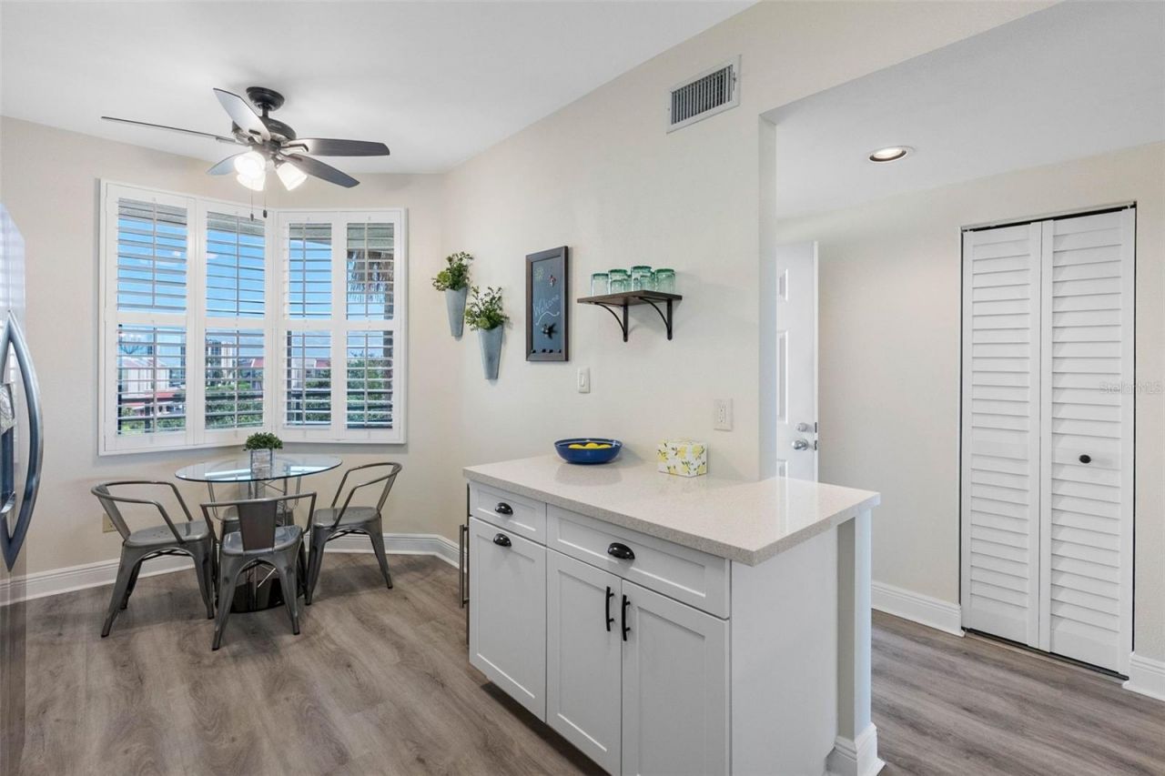 7902 Sailboat Key Boulevard S, Unit 407, South Pasadena, FL 33707 Photo